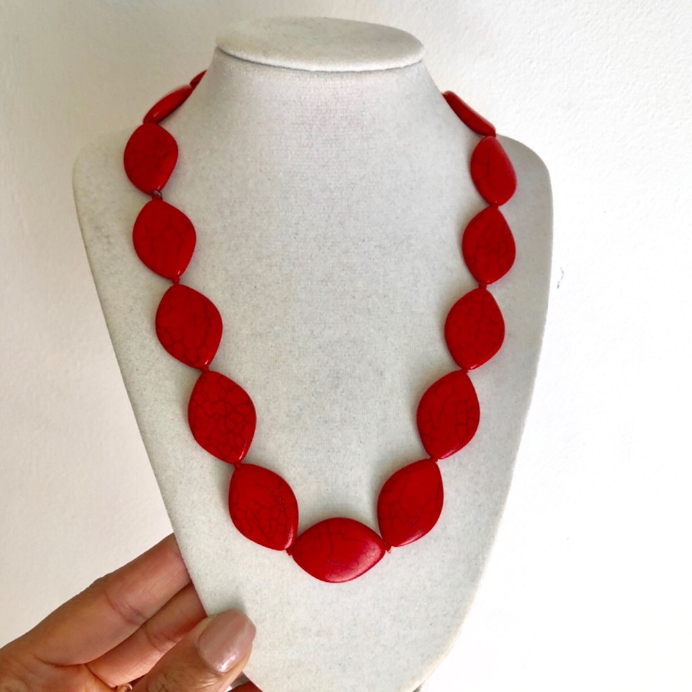 Oval beaded necklace